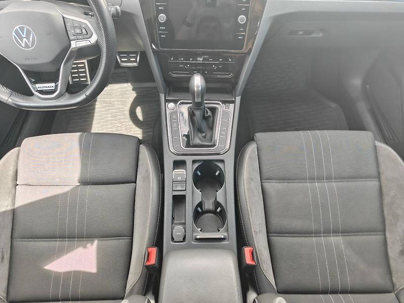 Volkswagen Passat Alltrack 7DSG 4Motion 2,0TDi - fotka 9 z 23