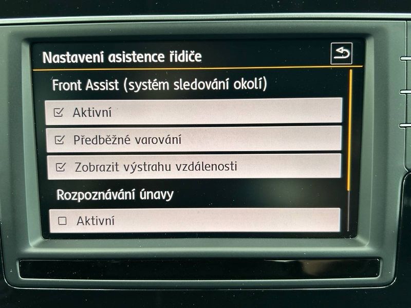 Volkswagen Touran (2016) 1.4 TSI 7DSG Highline - fotka 32 z 33