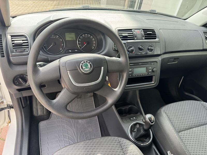 Škoda Fabia (2010) 1.2TSI - fotka 14 z 20