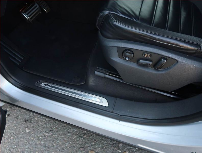 Volkswagen Touareg (2015) 3.0 TDI - fotka 24 z 31