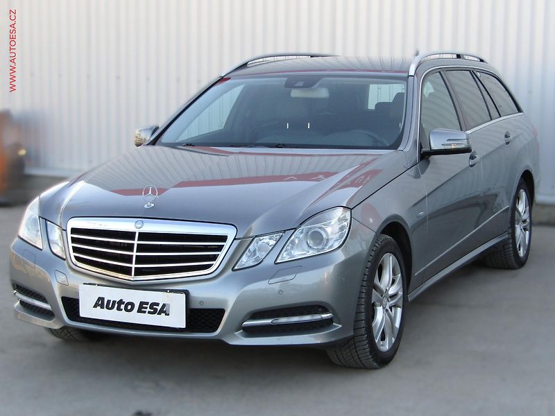Mercedes-Benz Třídy E (2011) 3.0 CDi E 350, AT, bixen - fotka 3 z 17