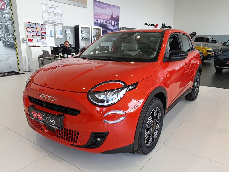 Fiat 600 (2026) 1,2 Turbo 100k ICON - fotka 3 z 14