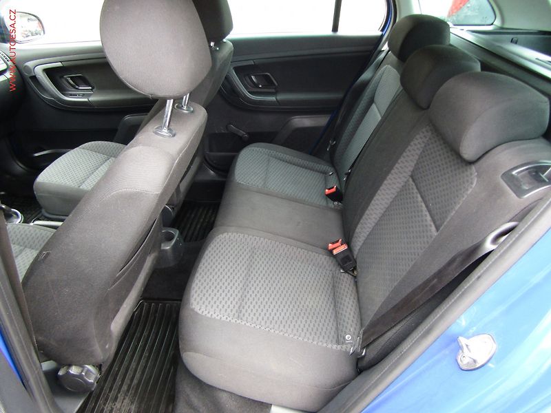 Škoda Fabia (2015) 1.2 TSi, ČR, Klima - fotka 10 z 17