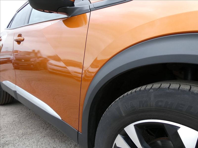 Peugeot 2008 1,2 PureTech 74kW Allure,závěs - fotka 12 z 45