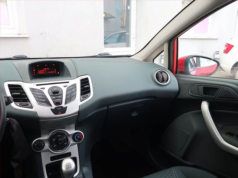 Ford Fiesta (2010) 1.25 16V, Serv.kniha - fotka 8 z 16