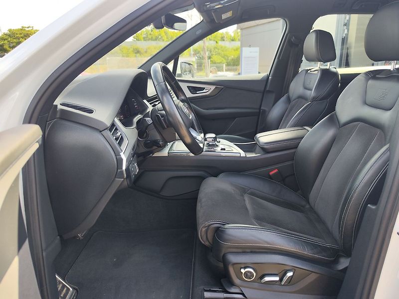 Audi Q7 3.0 TDI/200kW S-Line ČR - fotka 19 z 41