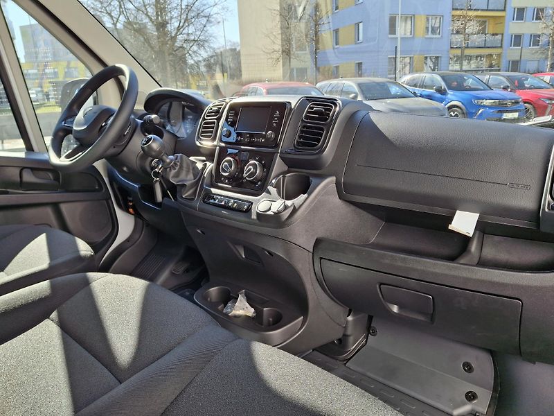 Peugeot Boxer (2026) Furgon 3300 L2H2 BlueHDi 120k  - fotka 8 z 29