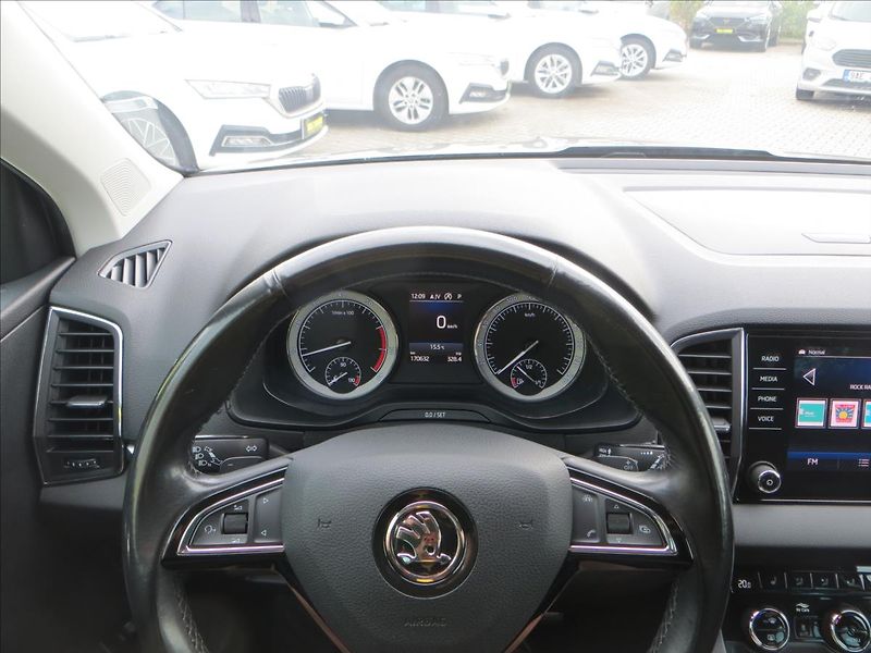 Škoda Karoq 1,5 TSI Style 110kW DSG WEBAST - fotka 29 z 33
