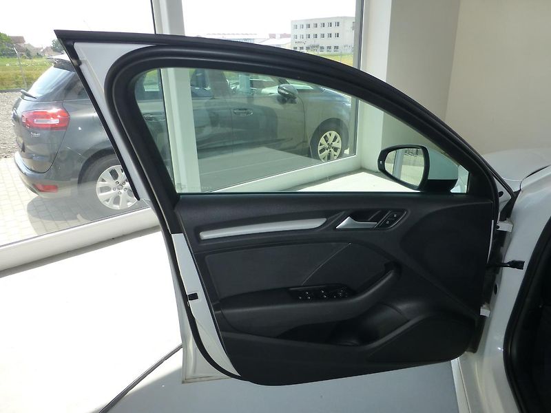 Audi A3 (2013) 2,0TDI-110KW**NAVIGACE**PARK.S - fotka 9 z 24
