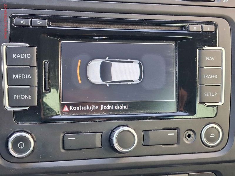 Volkswagen Golf (2009) 1.4TSi, navi, výhřev sed - fotka 17 z 19