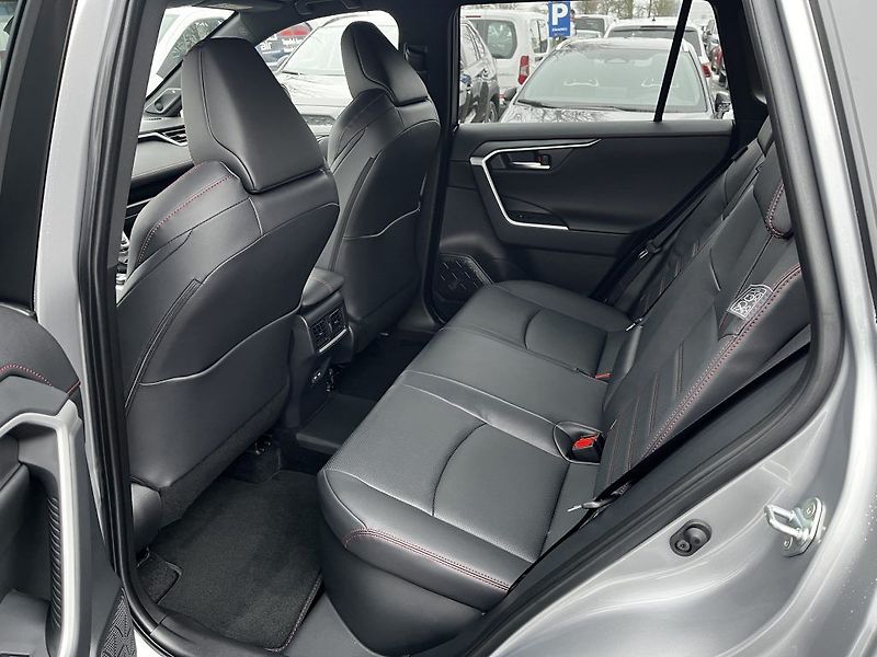 Toyota RAV4 2.5 Plug-in Hybrid ODBĚR IHNED - fotka 13 z 39