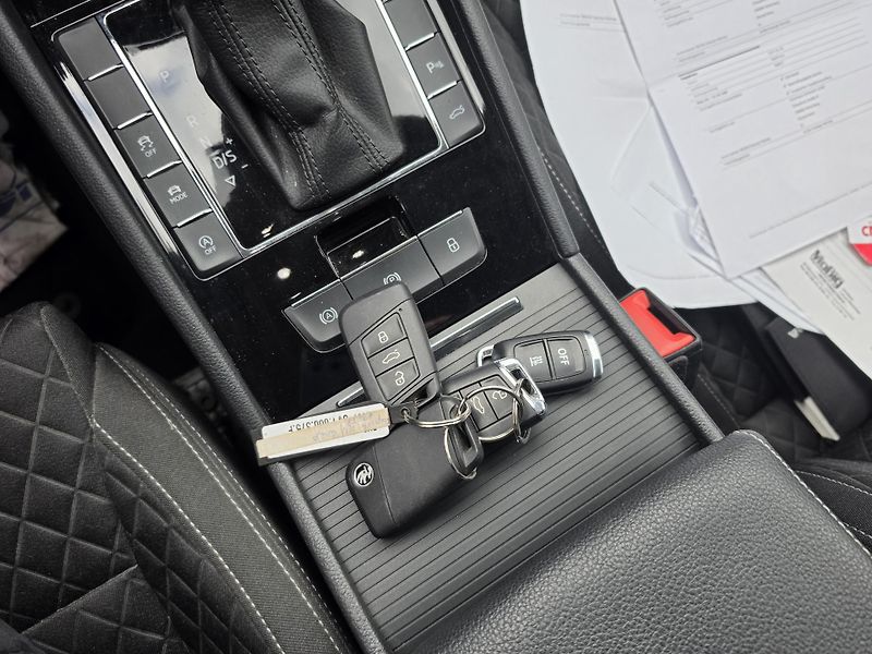 Škoda Superb 2.0 TDI DSG Led Kei TZ Canton  - fotka 19 z 24