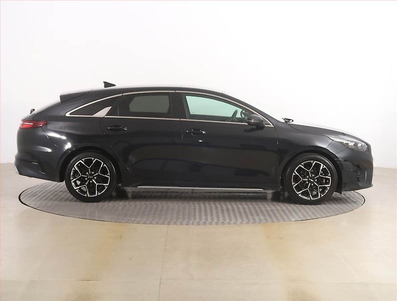 Kia Pro_Ceed (2022) GT-Line 1.5 T-GDI - fotka 6 z 23