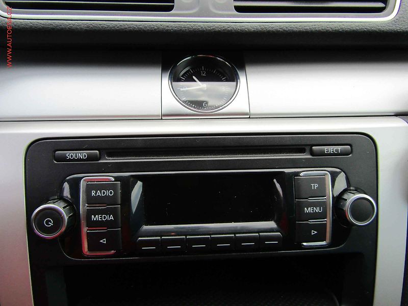 Volkswagen Passat (2014) 2.0TDi, servis.kniha - fotka 14 z 16