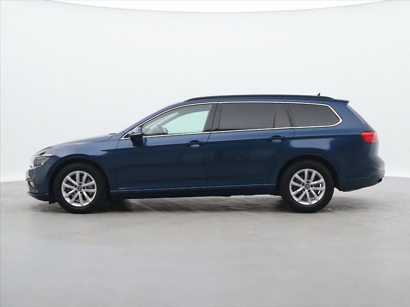 Volkswagen Passat 1,5 TSI 110kW Business - fotka 4 z 34