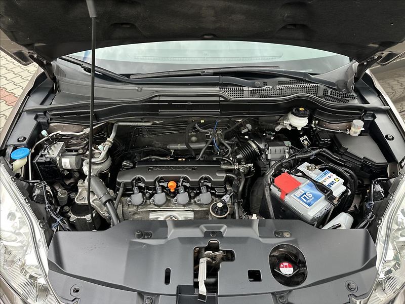 Honda CR-V 2,0 4x4 Executive TAŽNÉ TOP - fotka 11 z 26