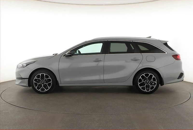 Kia Ceed (2025) 1.5 T-GDI - fotka 3 z 15