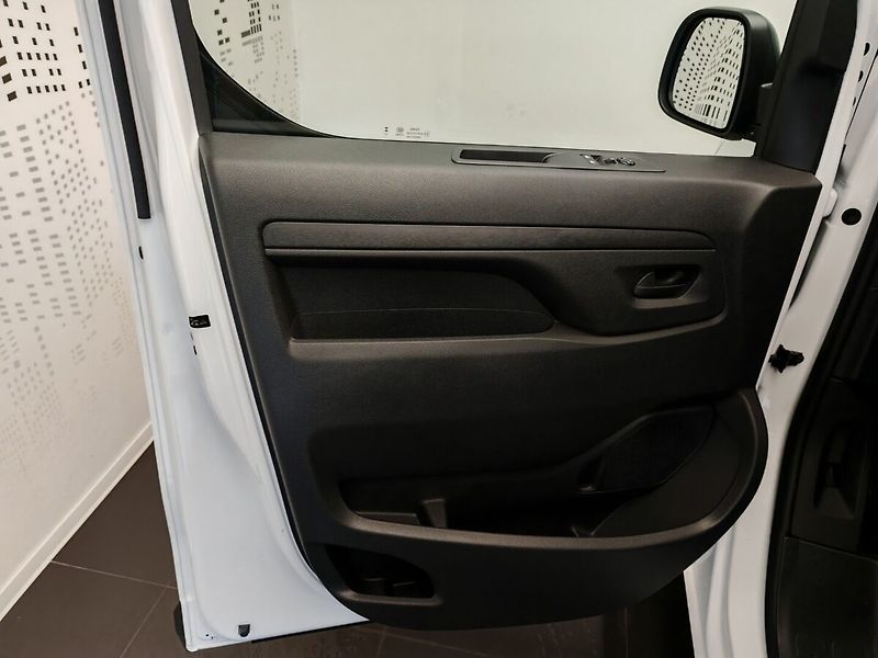 Toyota ProAce Panel Van L2 - 2.0L Diesel 177 - fotka 12 z 26
