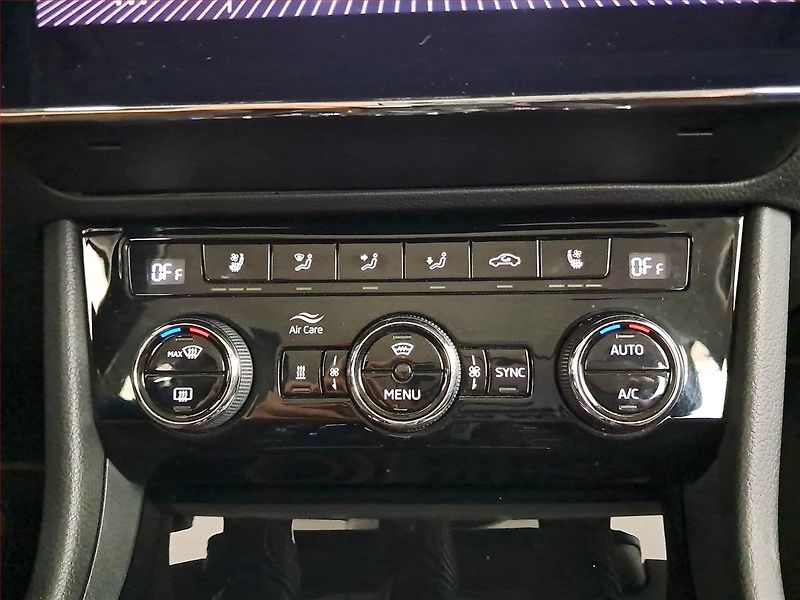 Škoda Superb (2020) Laurin&Klement 2.0 TDI - fotka 19 z 24
