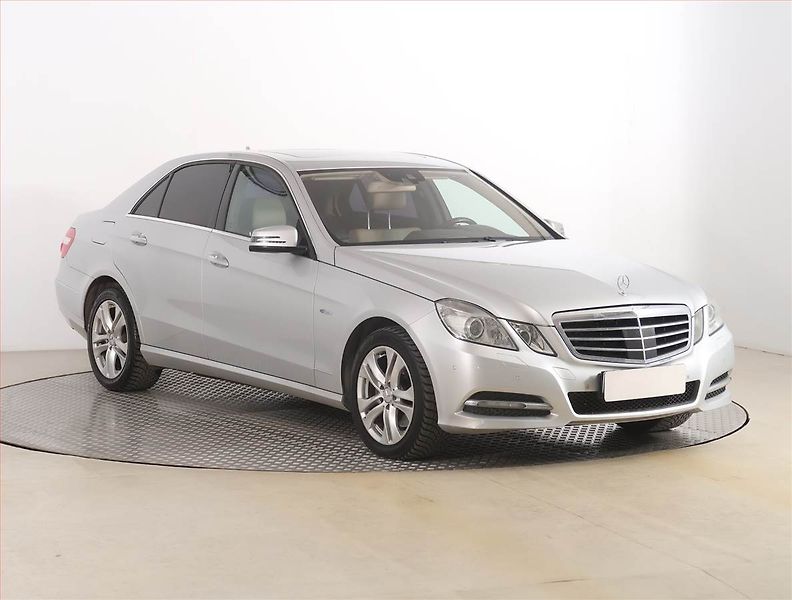 Mercedes-Benz Třídy E (2012) E 350 CDI 4MATIC, 4X4 - fotografie inzerátu