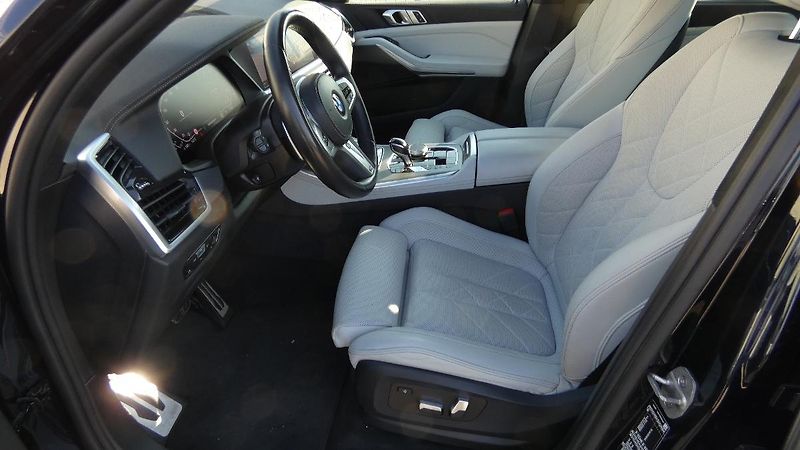 BMW X5 xDrive 40i M Sport - fotka 17 z 22