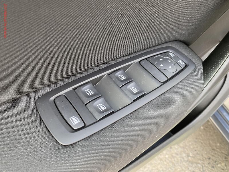 Renault Mégane (2023) 1.3 TCe, Equilibre, LED - fotka 13 z 16