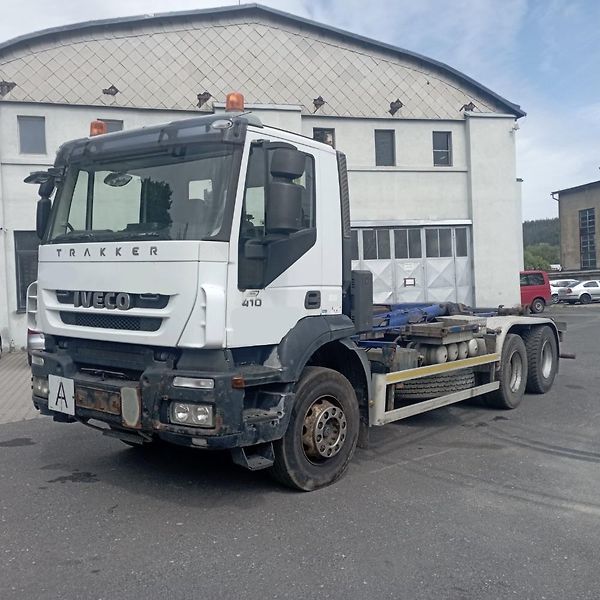 Iveco Trakker (2012) 410 kontejner 6x4 - fotka 3 z 23