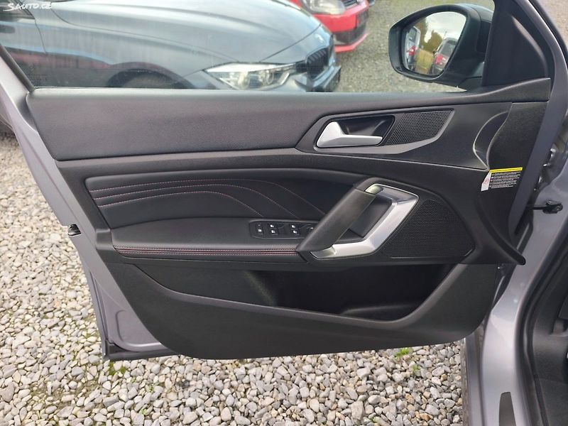 Peugeot 308 (2021) - fotka 33 z 34