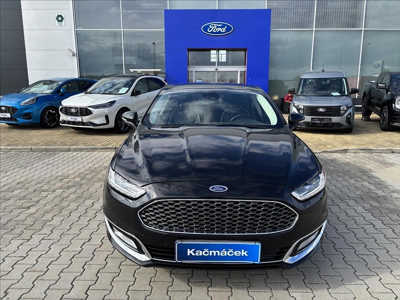 Ford Mondeo 2,0 HEV Vignale 103kW - fotka 8 z 45