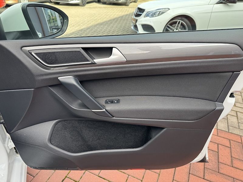 Volkswagen Golf Sportsvan (2016) 1.2TSi Digi Klima Tempomat - fotka 17 z 50