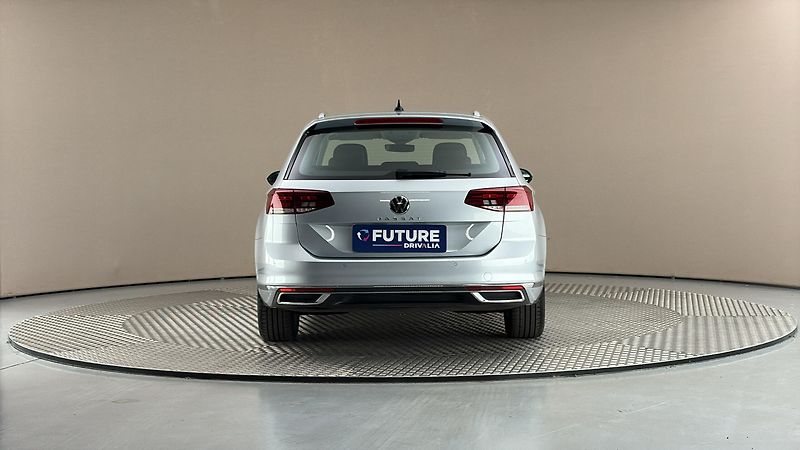 Volkswagen Passat 2.0 TDI DSG Elegance Variant - fotka 5 z 26