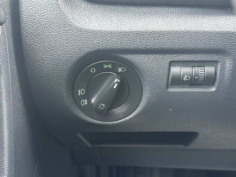 Škoda Fabia (2008) 1.2 HTP Ambiente - fotka 15 z 26