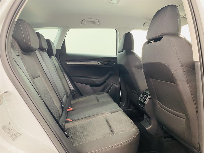 Škoda Karoq 1,5 TSI 110kW Top Selection - fotka 7 z 27