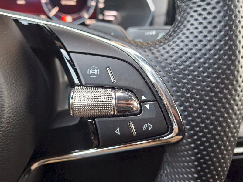 Škoda Octavia (2023) Combi SportLine DSG 4x4 2,0TDi - fotka 19 z 35