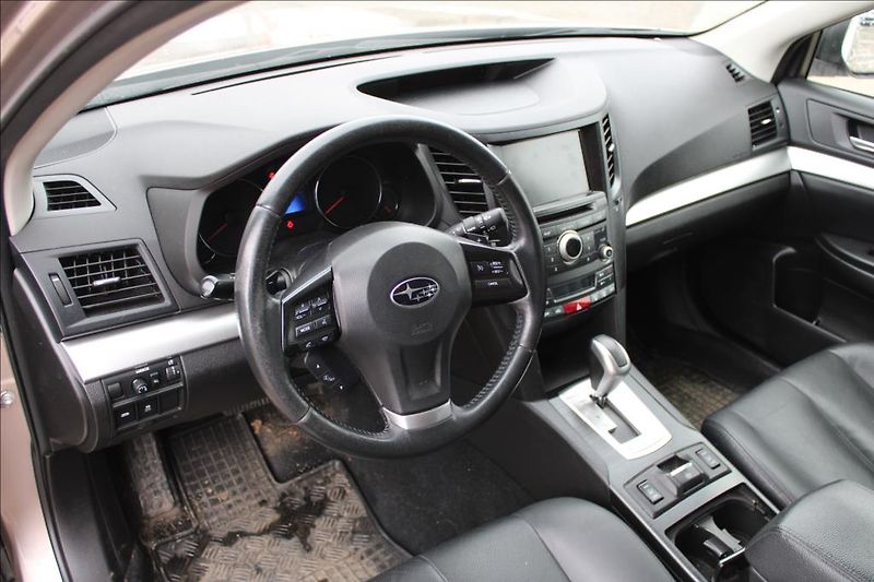 Subaru Outback 2,0 D  4 x 4, ČR, SERVISKA - fotka 10 z 29
