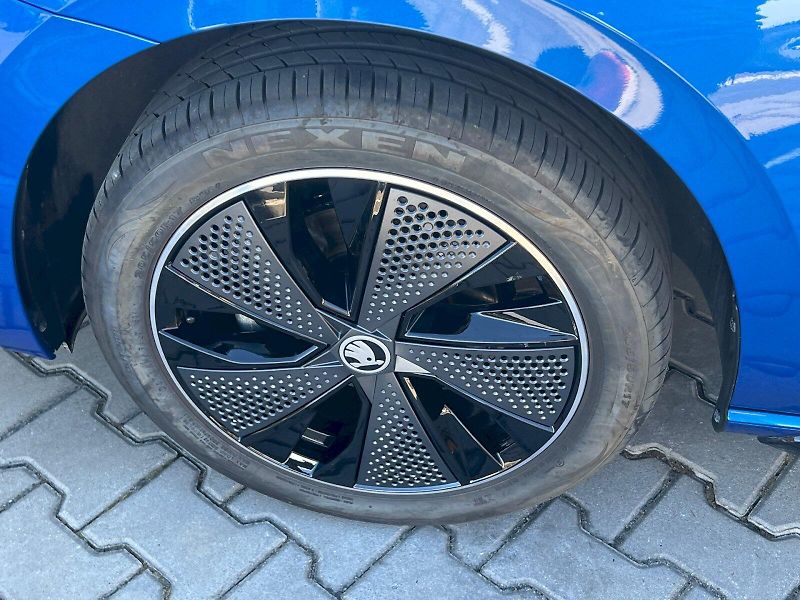 Škoda Scala (2025) Monte Carlo 1,0TSI 85kW 7 st. - fotka 12 z 36