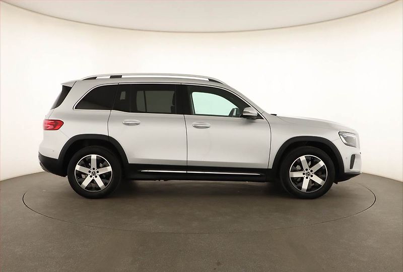 Mercedes-Benz GLB (2024) 200 d 4MATIC - fotka 6 z 20