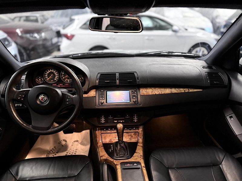 BMW X5 (2005) 4.8 IS V8,JEDINEČNÁ MOTORIZACE - fotka 28 z 33