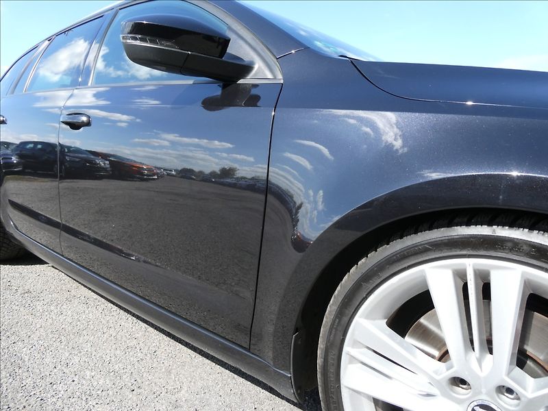 Škoda Octavia 2,0 TDi 135kW RS serviska,2.ma - fotka 12 z 51