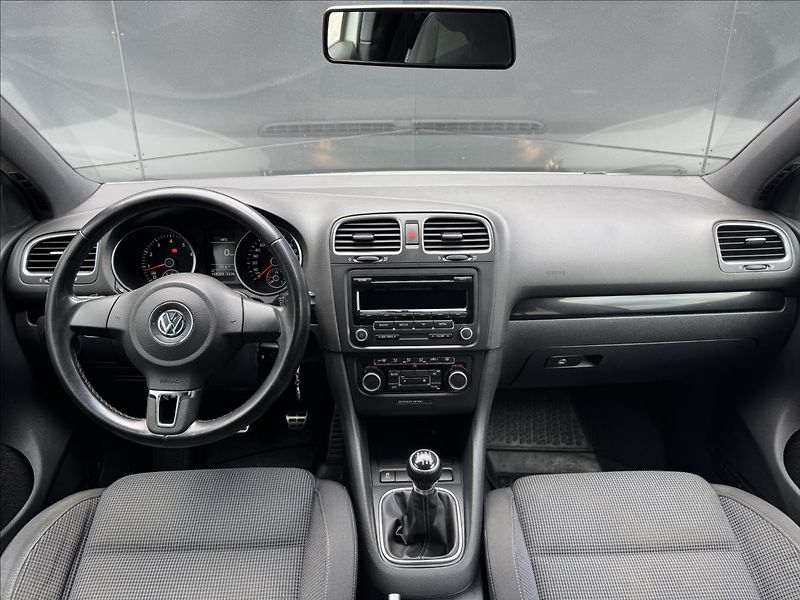 Volkswagen Golf 1,2 TSI 77kW Comfortline ČR - fotka 16 z 30