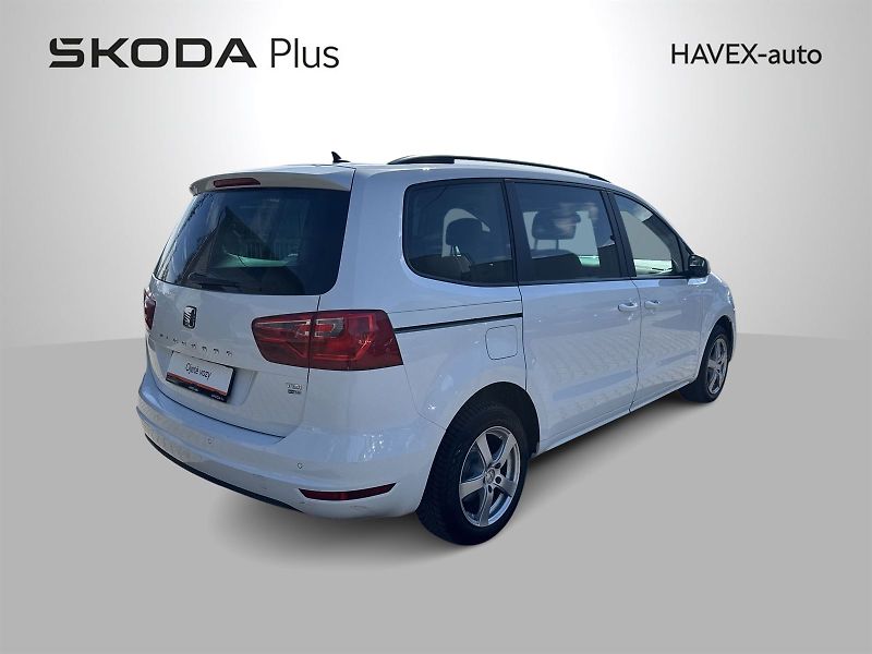 Seat Alhambra (2014) 2.0 TDI DSG Style - fotka 2 z 31