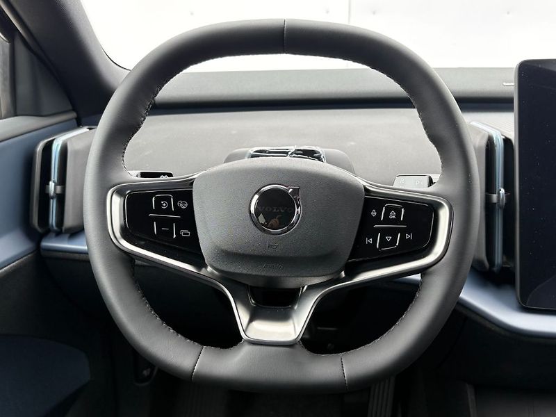 Volvo EX30 PLUS BLACK EDITION P5 LONG RAN - fotka 12 z 18