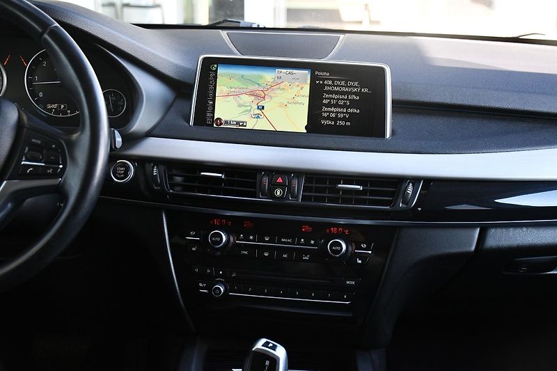 BMW X5 xDrive30d NAVI KŮŽE KAMERA - fotka 8 z 39