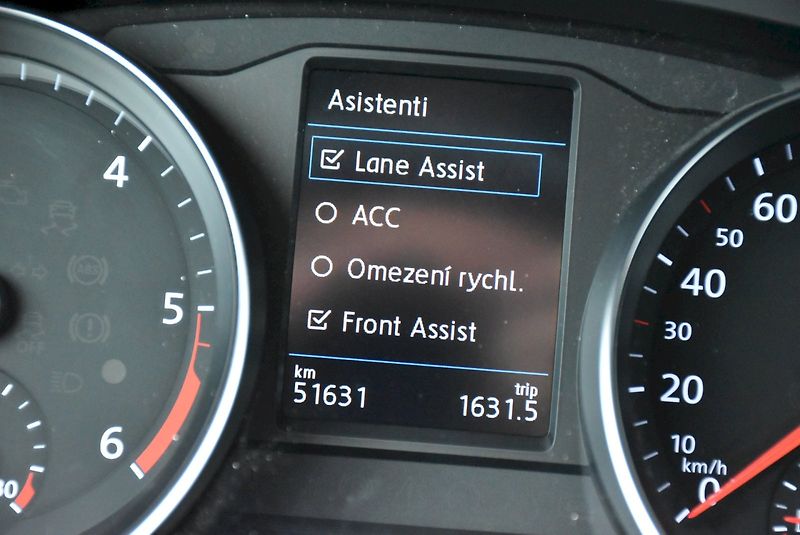Volkswagen Passat (2023) ELEGANCE 2,0 TDI 110kW DSG - fotka 17 z 35