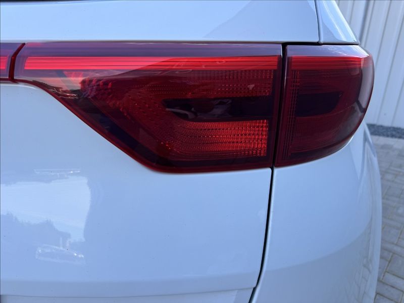 Kia Sportage 1,6 T-GDi 130kW 4x4 tažné - fotka 16 z 50