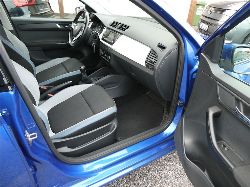 Škoda Fabia 1,2 TSi 2xkola,auto klima,temp - fotka 19 z 42