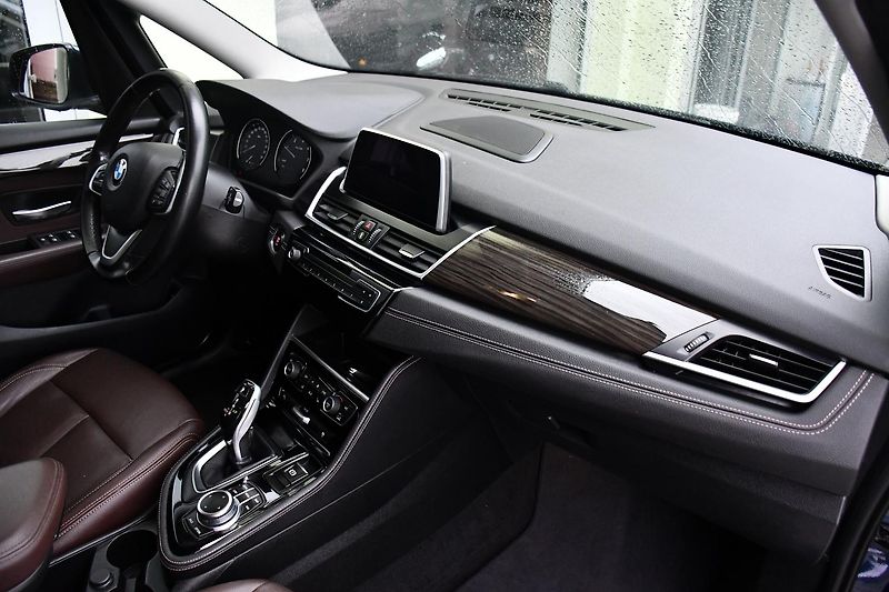 BMW Řada 2 216D GRAN TOURER 7MÍST 1.M ČR - fotka 18 z 38