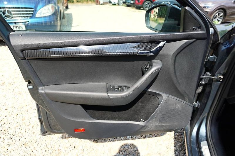 Škoda Octavia (2018) 2,0 TSI 169 kW - fotka 29 z 51