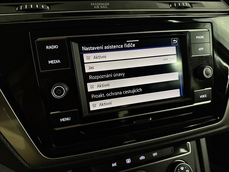 Volkswagen Touran 2.0TDI 2XKOLA 1MAJITEL 84KM! - fotka 22 z 37