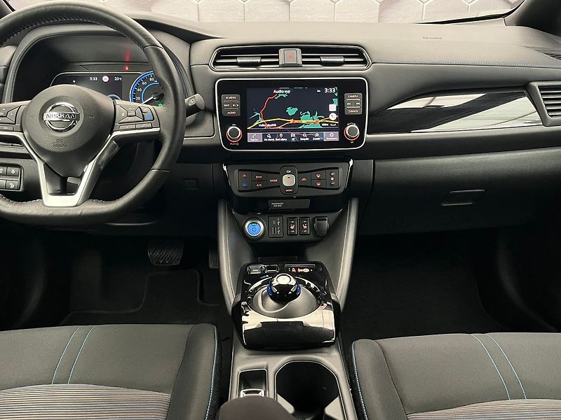 Nissan Leaf N-Connecta, 110 kW, 40kWh - fotka 15 z 72